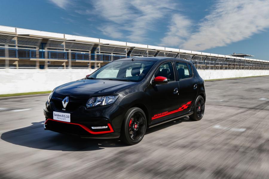  Renault Sandero R.S. 2.0 Racing Spirit 2017 года  (фото 6 из 30)